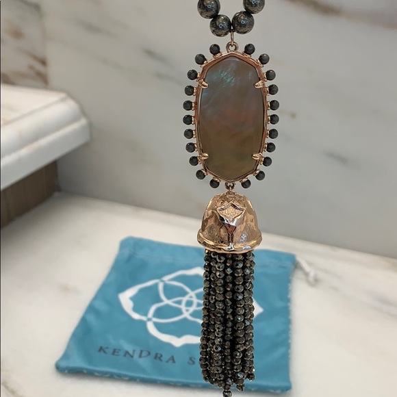 Long beaded necklace - Picture 2 of 4